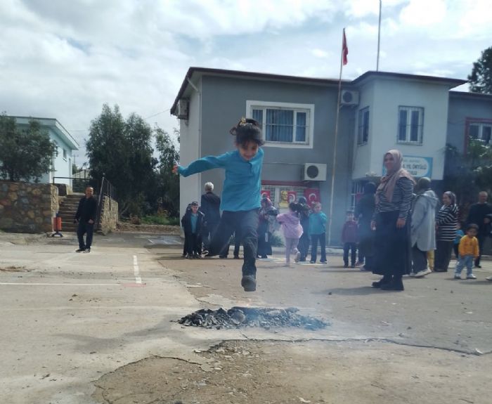 Bozyaz��da T�rk D�nyas� ve Topluluklar� Haftas� Co�kuyla Kutland�