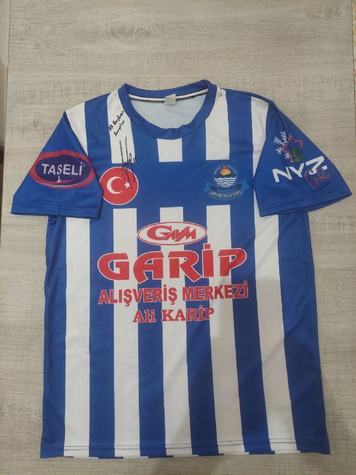 Milli Futbolcumuz Arda Glerden Bozyaz Belediyespora Anlaml Jest