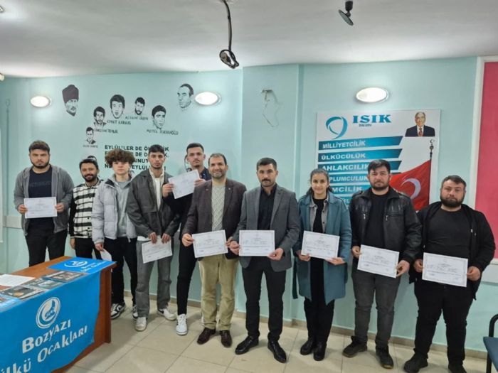 BOZYAZI�DA L�DERL�K E��T�M� SERT�F�KA T�REN� GER�EKLE�T�R�LD�