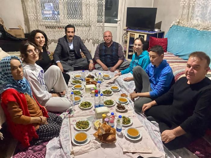 Aile Yl Etkinlikleri Kapsamnda Bozyaz Kaymakam Tuncay Topsakalolu, z Ailesinin ftar Sofrasn